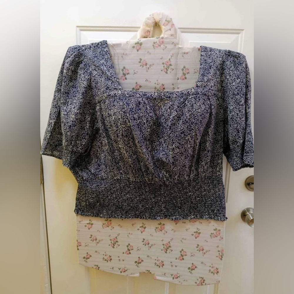 Universal Thread Blue Smocked Puff Sleeve Blouse